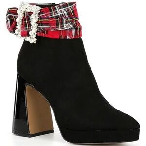 Black and Red Ankle Boots with Chunky Heel and Plaid Detail